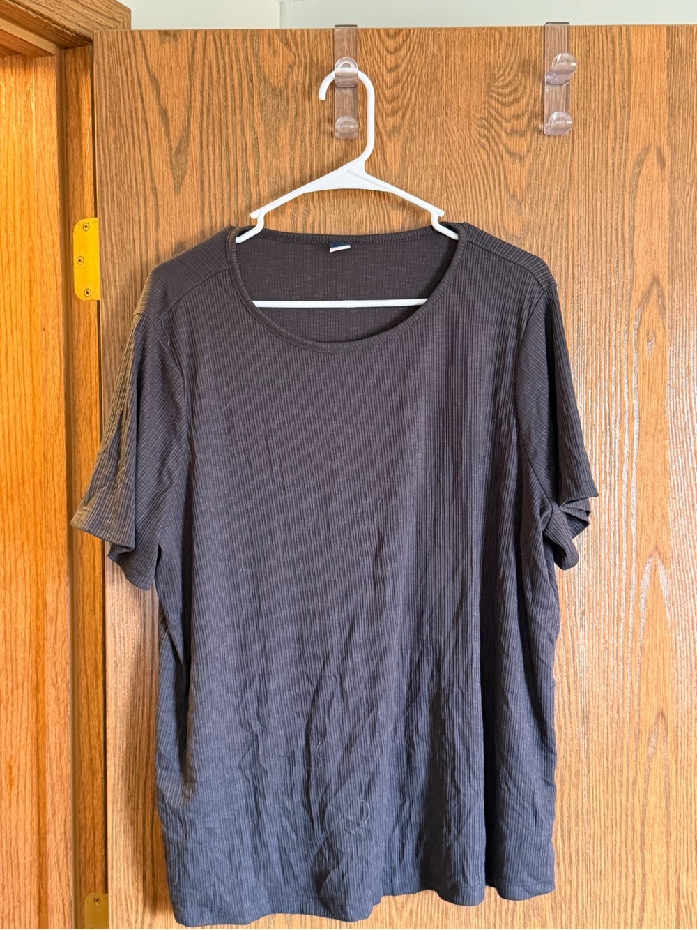 Old Navy Men’s Short-Sleeve Ribbed Tee - Charcoal Gray